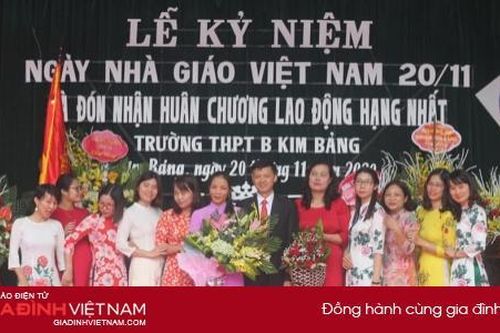 Trường THPT B Kim Bảng - Hà Nam nhận Huân chương Lao động hạng Nhất nhân dịp 20/11