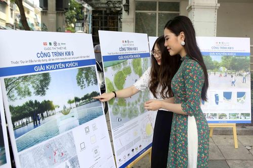 Triển lãm các phương án đoạt giải Thiết kế cột mốc Km0
