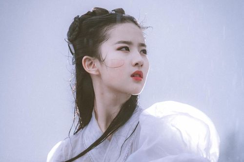 Lưu Diệc Phi và những tạo hình cổ trang trên màn ảnh