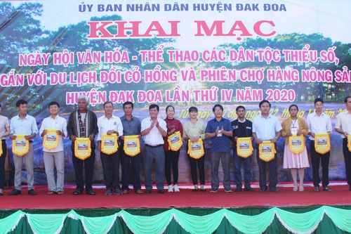 Khai mạc Ngày hội văn hóa-thể thao các dân tộc thiểu số gắn với du lịch đồi cỏ hồng huyện Đak Đoa
