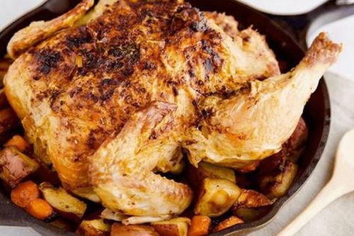Làm thao tác này trước khi nướng gà, nhìn tưởng kỳ cục nhưng điều kỳ diệu xảy ra chỉ sau ít phút