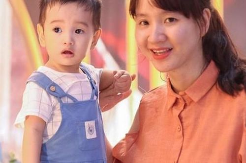 'Năm nay đi cô bao tiền? 500 nghìn thì nhiều đấy' và bài viết gây 'sốt' của một bà mẹ ở Hà Nội gửi đến các bậc phụ huynh ngày 20/11
