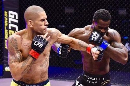 Nhà vô địch kickboxing tung cú đấm khiến võ sĩ MMA bất động