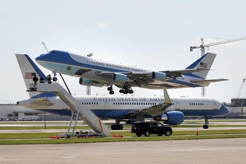 Chuyên cơ Air Force One giá 3,2 tỷ USD của tổng thống Mỹ có gì?