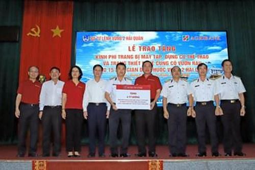 Agribank trao tặng kinh phí hỗ trợ nhà giàn DK1
