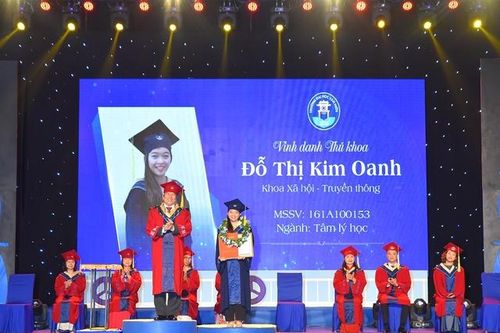 Tân cử nhân hãy xây dựng cho mình một niềm tin và khát vọng