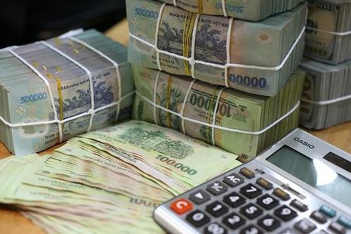 Ngân hàng lãi lớn, doanh nghiệp khó khăn: Vốn rẻ ở đâu