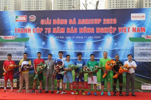 Khởi tranh giải bóng đá Agricup 2020 kỷ niệm 75 năm Báo Tấc đất