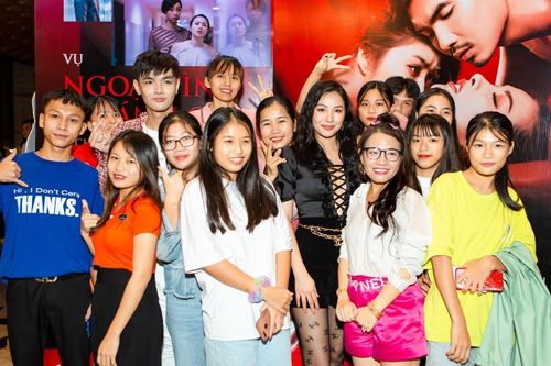 Yaya Trương Nhi bất ngờ vì fan đột kích ngày công chiếu phim 'Chồng người ta'