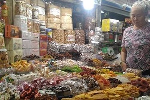 Lo ngại ảnh hưởng bởi dịch bệnh, tiểu thương không dám trữ hàng Tết