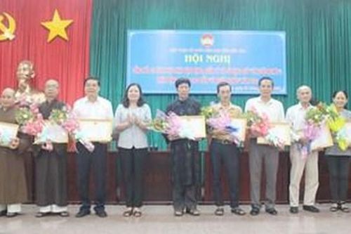 Bến Tre: Gần 40 tỷ đồng ủng hộ Quỹ Vì người nghèo