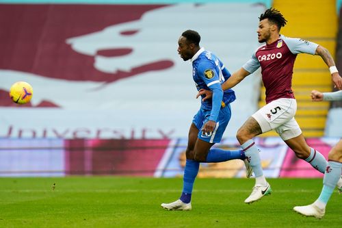 Welbeck lốp bóng thành bàn giúp Brighton giành 3 điểm