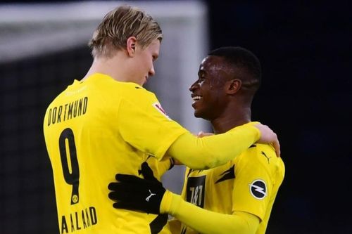 Dortmund giới thiệu cầu thủ trẻ nhất lịch sử Bundesliga