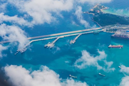 Nhiều tập đoàn Mỹ, Nhật Bản xin đầu tư điện khí vào Vân Phong