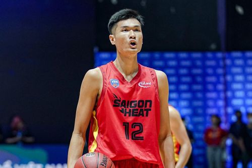 Phú Vinh - cầu thủ bóng rổ Việt Nam duy nhất cao hơn 2 m