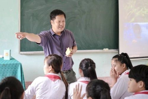 TS Đàm Quang Minh thôi làm hiệu trưởng ĐH Phú Xuân