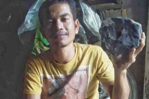 Sự thật về vụ thành triệu phú nhờ thiên thạch rơi vào nhà ở Indonesia
