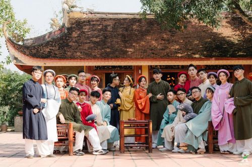 D2K61 Nguyễn Huệ: Ngược dòng thời gian với bộ ảnh kỷ yếu cổ phục Việt Nam