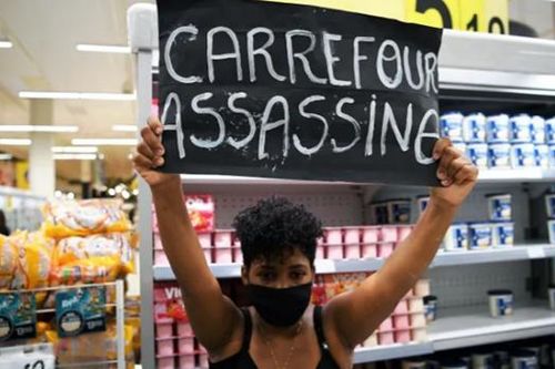 Brazil: Hơn 1.000 người tấn công siêu thị Carrefour