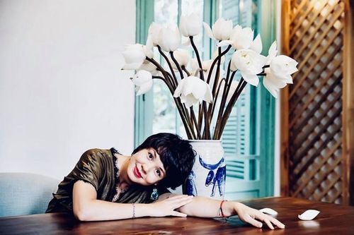 MC Diễm Quỳnh ngày càng ăn mặc trẻ trung ở tuổi U50