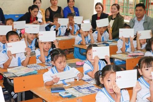 Giáo viên tự tin thoát ly sách giáo khoa khi triển khai CTGDPT 2018
