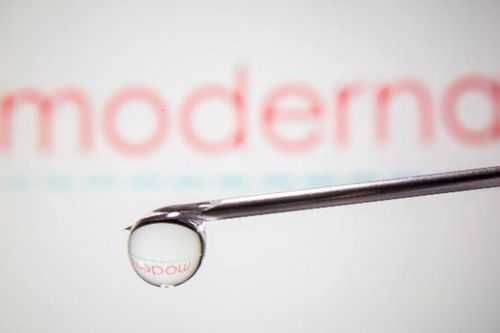 Hãng dược Moderna dự kiến tính phí 25-37 USD cho một liều vắc xin COVID-19