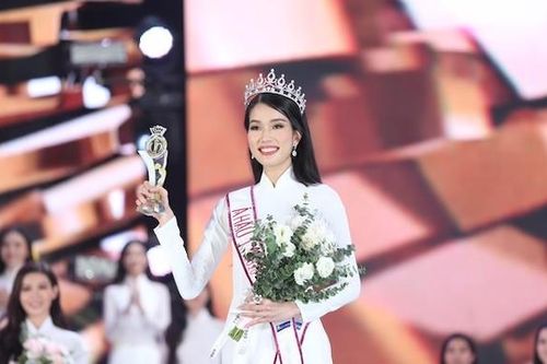 Á hậu Phương Anh nói gì khi bị nhận xét quá lý trí, thiếu rung động?