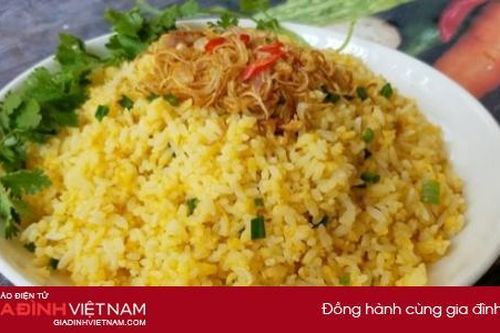Cách làm cơm chiên trứng chỉ mất 10 phút vẫn ngon như nhà hàng