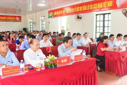Bí thư Trung ương Đảng Phan Đình Trạc tiếp xúc cử tri huyện Nghĩa Đàn