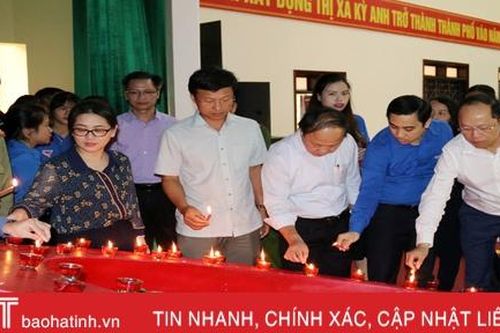 Tuổi trẻ Hà Tĩnh tưởng niệm nạn nhân tử vong do tai nạn giao thông