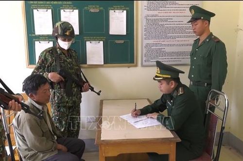 Biên phòng Lào Cai bắt hai đối tượng mua bán 6.000 viên ma túy tổng hợp