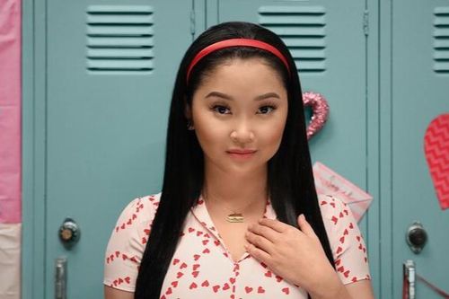 Cuộc sống cô gái mồ côi ở Cần Thơ ngày ấy thành sao Hollywood bây giờ ra sao?