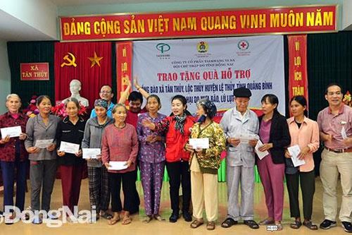 Tặng 800 phần quà hỗ trợ khắc phục bão lũ tại tỉnh Quảng Bình