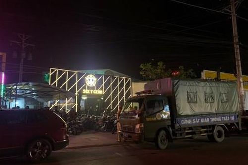 Đột kích quán bar ở Bình Dương, phát hiện gần 80 người dương tính ma túy