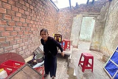 Làng chài sau bão