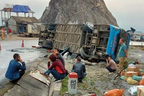 Vụ lật xe khách ở Hòa Bình: Đánh giá an toàn đối với xe giường nằm