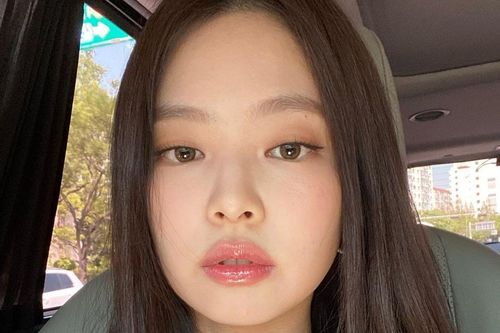 7 kiểu trang điểm dễ học theo từ Jennie và sao Hàn