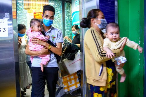 Sau vụ phân làn, nhà xe sân bay Tân Sơn Nhất hứa bổ sung 2 thang máy