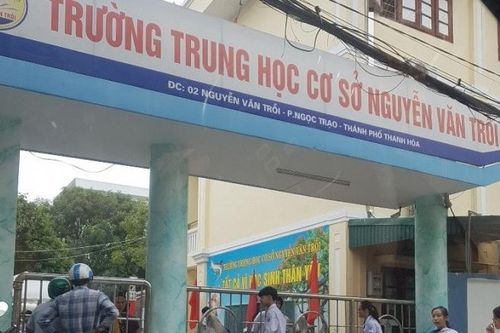 Sáu học sinh đánh bạn bị đình chỉ một tuần