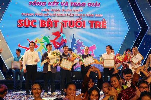 Hơn 800 diễn viên tham gia Liên hoan nhóm nhảy TP.HCM 'Sức bật tuổi trẻ'