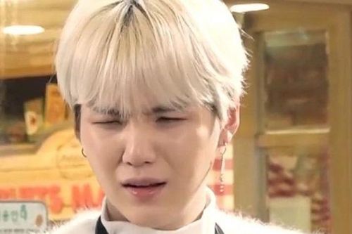 Không bắt nạt được Suga ngoài đời, BTS bèn 'trả thù' theo cách này