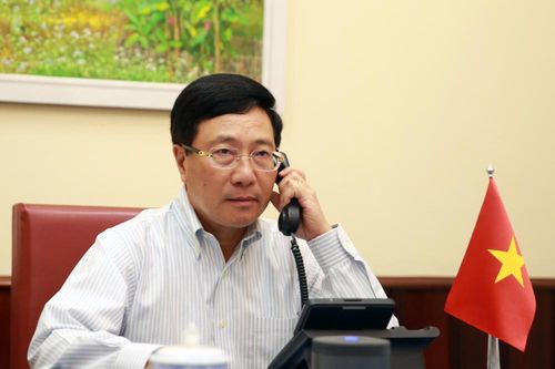 Phó Thủ tướng Phạm Bình Minh điện đàm với Bộ trưởng Ngoại giao Angola