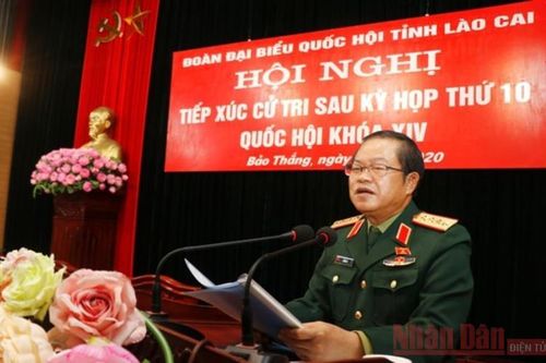 Phó Chủ tịch Quốc hội Đỗ Bá Tỵ tiếp xúc cử tri tại Lào Cai