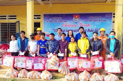 Hơn 160 triệu đồng đến với đồng bào vùng cao A Xan