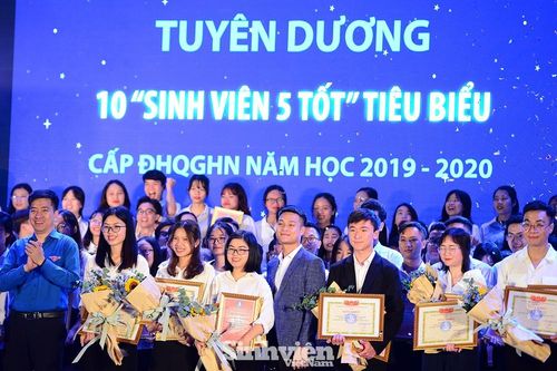 199 'Sinh viên 5 tốt' cấp ĐHQG Hà Nội được tuyên dương