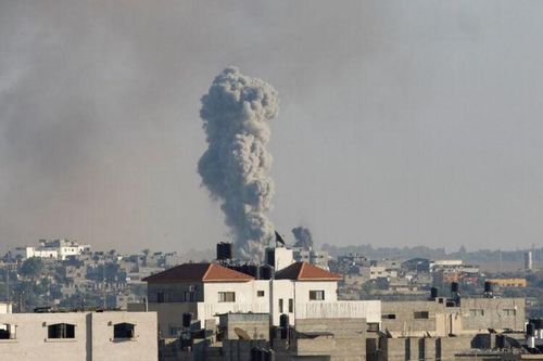 Israel không kích dải Gaza