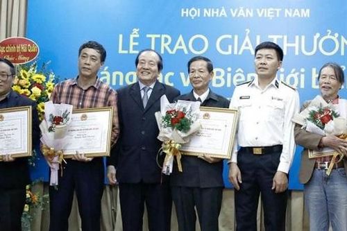Hội Nhà văn Việt Nam trao Giải thưởng Sáng tác về biên giới, biển đảo
