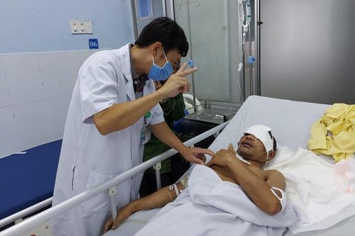 Người đàn ông bị gấu rừng tấn công đã tỉnh