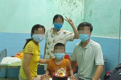 Cách chức vụ Đảng của Phó Chủ tịch phường tổ chức sinh nhật trong khu cách ly