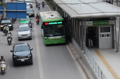 Đề nghị xây dựng 14 tuyến đường dành riêng cho xe buýt